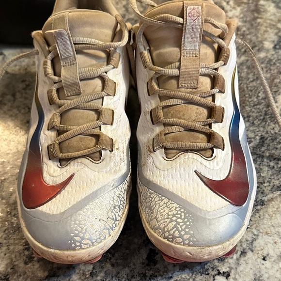 Nike White and Brown Athletic Football cleats - Picture 10 of 10